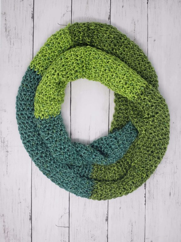 Green infinity scarf