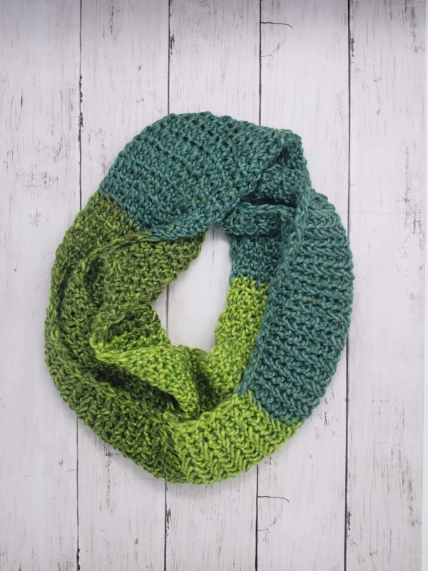 Green infinity scarf